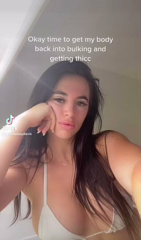 Izzy Davies Leaked OnlyFans Content