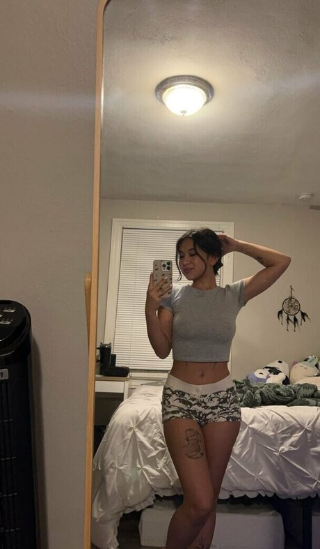 maneaterjade OnlyFans Striptease