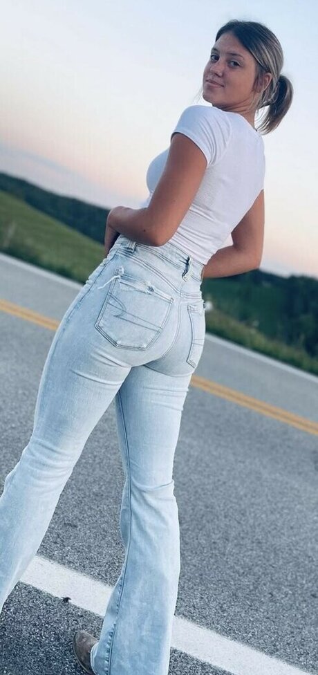 Kalia Hundley OnlyFans Model Bilder