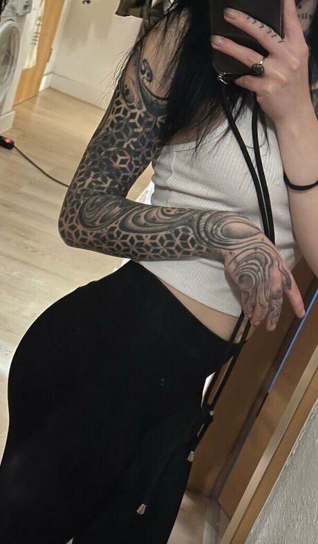 st hell Nacktbilder OnlyFans geleakt