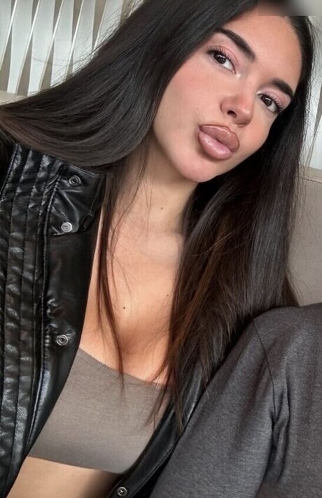 Lya Aylin NurlyFans-Pornos