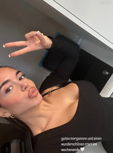 Lya Aylin Nackt auf OnlyFans