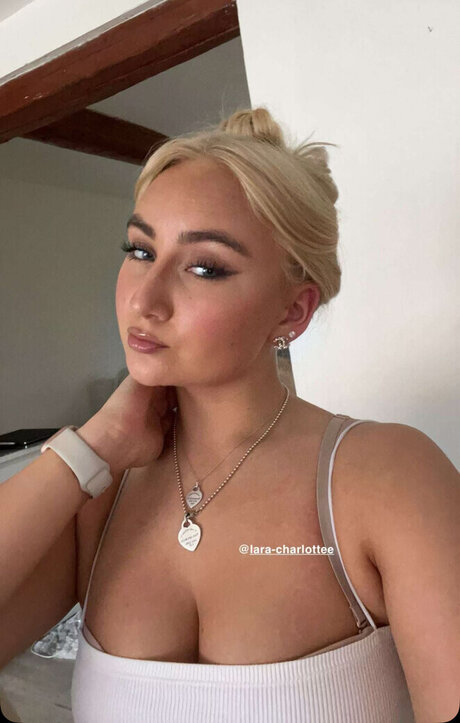 Lara Charlottee OnlyFans XXX