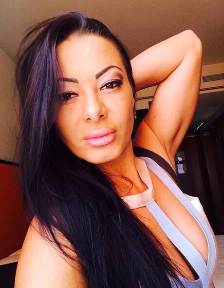 Sandra Romain Heiße OnlyFans Inhalte