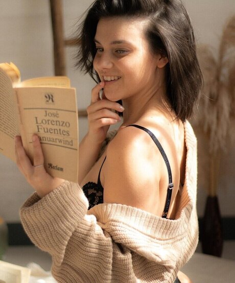 lov e lena Neuer OnlyFans Leak