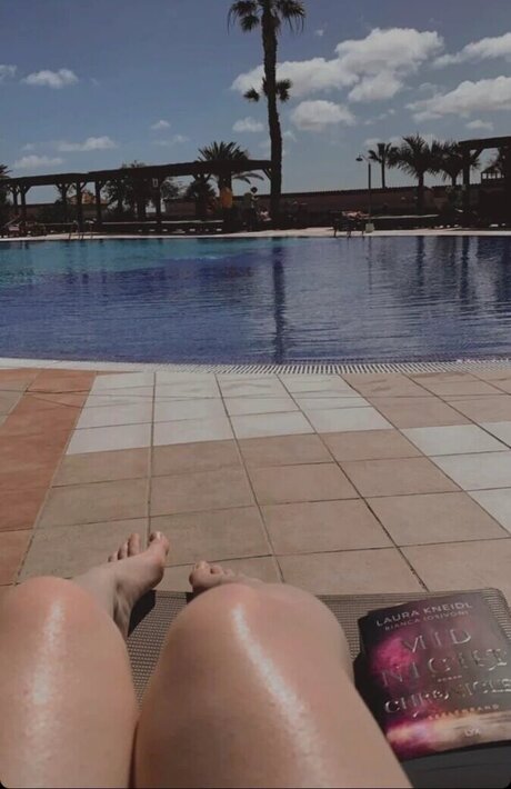 Nadine von relaxASMR Titten OnlyFans