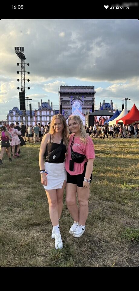 Nadine von relaxASMR OnlyFans Sex