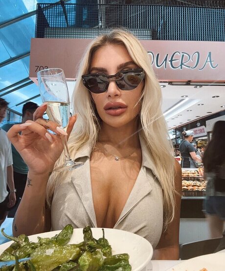 I rem Derici Nackt auf OnlyFans Leak