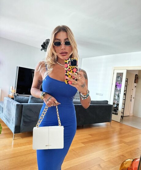 I rem Derici OnlyFans Nacktbilder geleakt