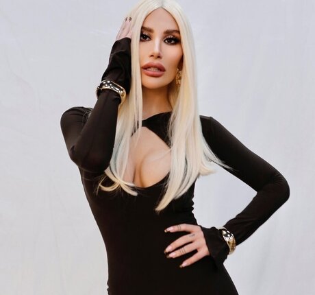 I rem Derici Nacktbilder geleakt OnlyFans Nacktporno