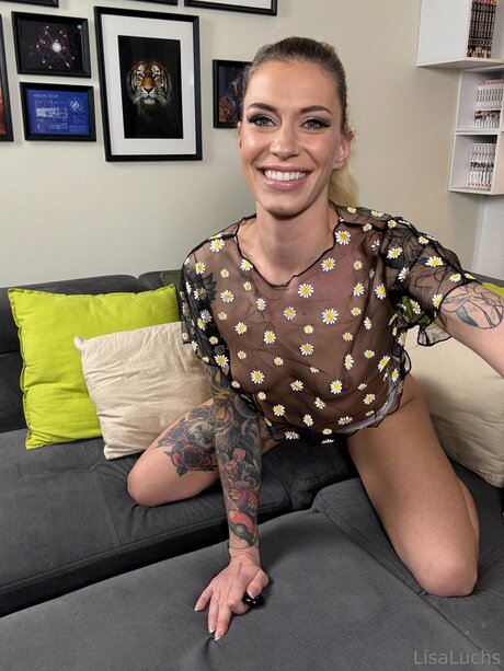 Lisa Luchs OnlyFans nackte Brüste