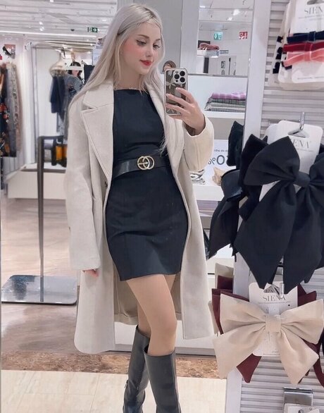 Marina Seren OnlyFans nackt