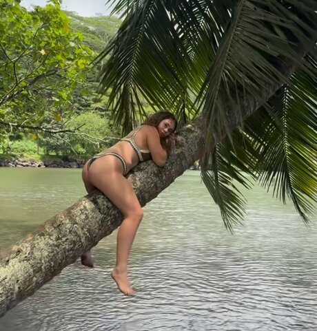 Leonie Buchegger Nacktbilder von OnlyFans