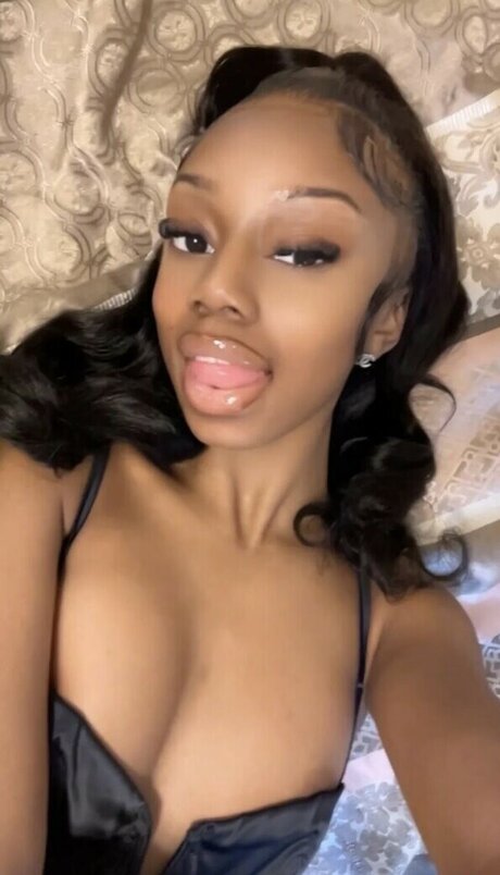 prettypetitepricey Nacktbilder geleakt