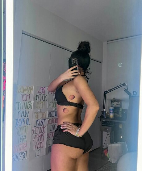 Korina Maiyaa OnlyFans Fotos