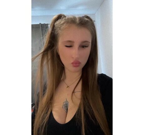 Caroline Casavant OnlyFans geleakte Pornografie