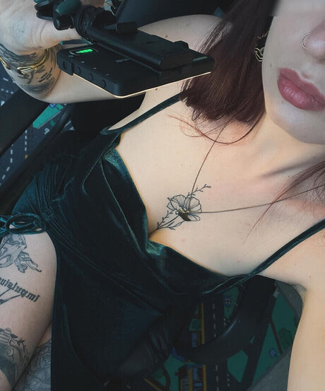 Kira Julie OnlyFans geleakte Pornografie