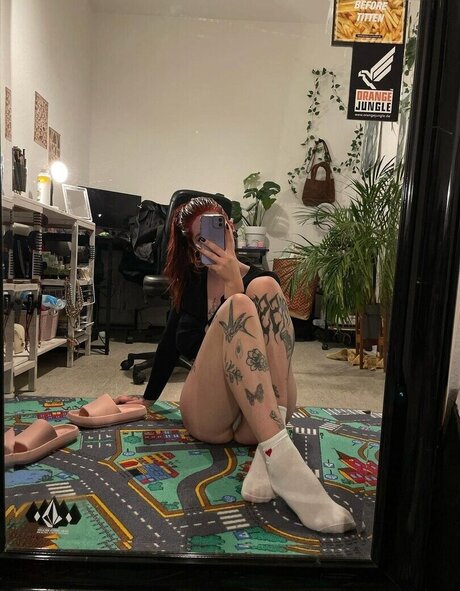 Kira Julie Nackt auf OnlyFans