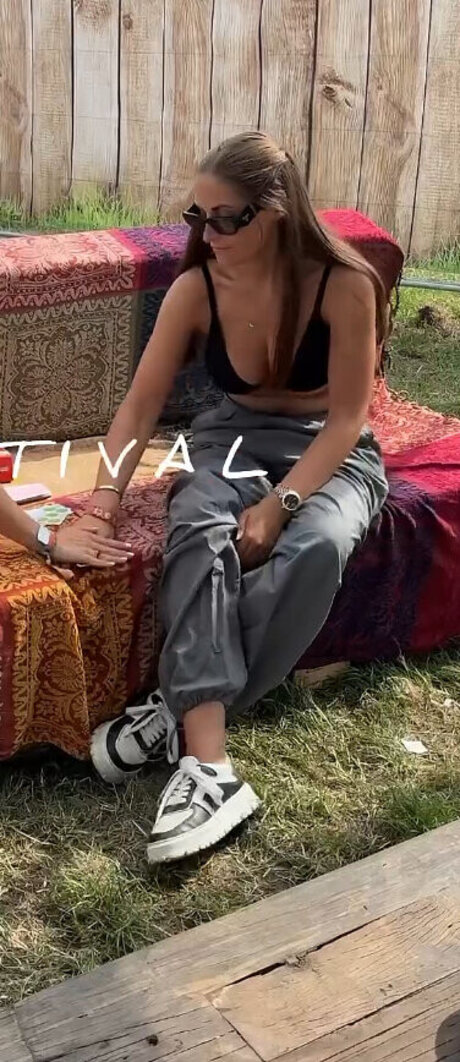 Kim F ngeling OnlyFans-Leaks