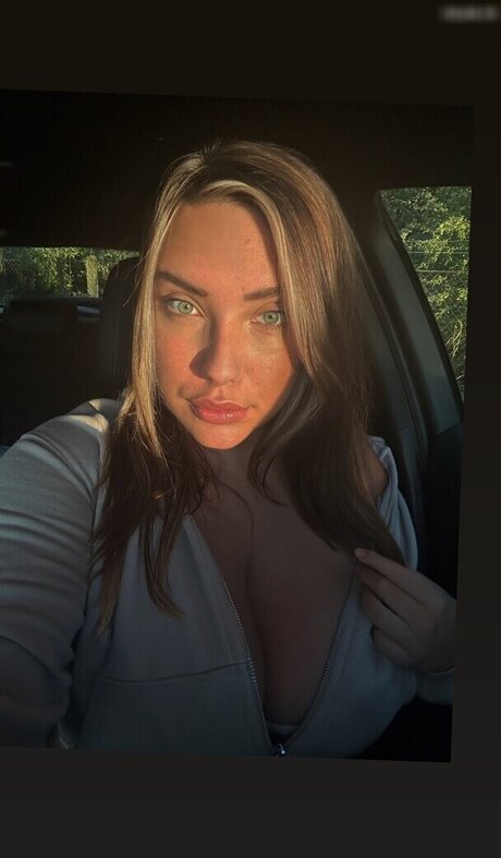 Lara Marie v__ XXX OnlyFans