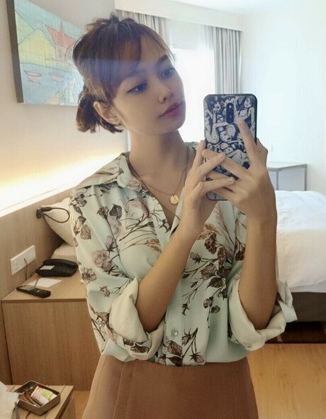 Invalidnun Nacktbilder von OnlyFans geleakt