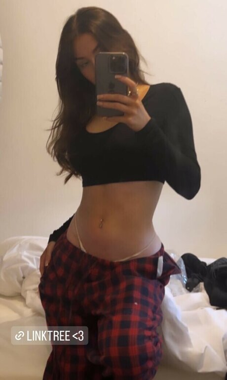 Clarissa Bea OnlyFans Nacktbilder