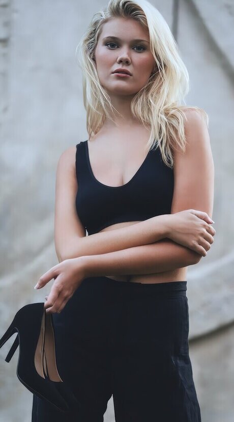 Sarah E Coomer OnlyFans explizite Inhalte