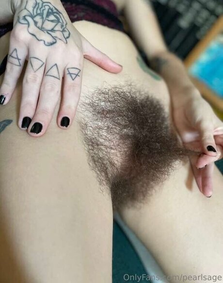 Pearl Sage Hairy Queen Nacktpornos auf OnlyFans