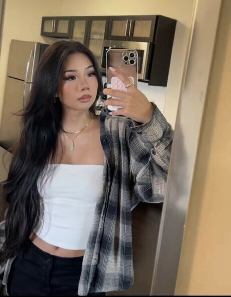 Eden Luong OnlyFans Inhaltstyp