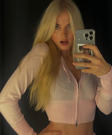 Jellina OnlyFans Strip