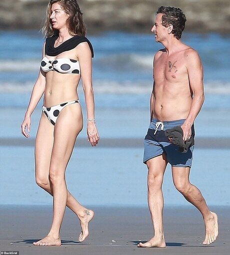 kurvige asiatische onlyfans HD Sammlung