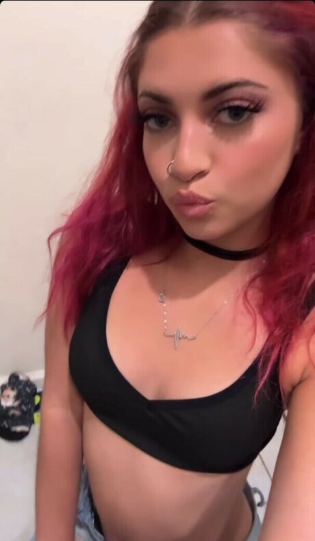 JMS 1802 Nacktbilder von OnlyFans geleakt