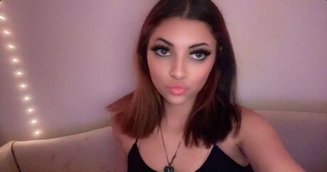 JMS 1802 OnlyFans Brüste Bild