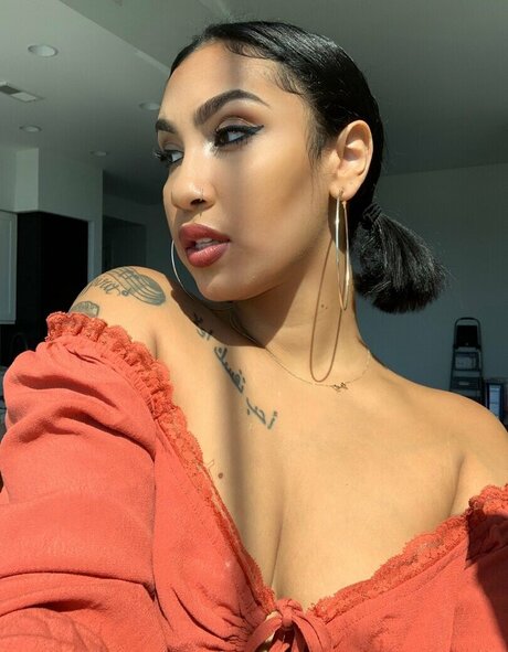 Queen Najia Nacktpornos auf OnlyFans