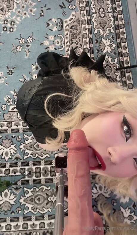 Nivnixxi NurlyFans-Brüste
