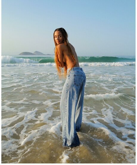 Yara Charry Titten OnlyFans