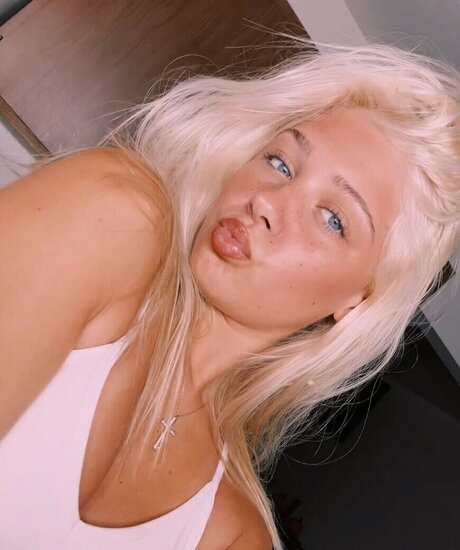 Adalyn Marsh OnlyFans nackt