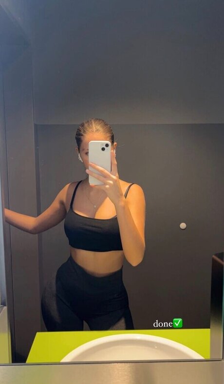 lara emilia Nackt auf OnlyFans