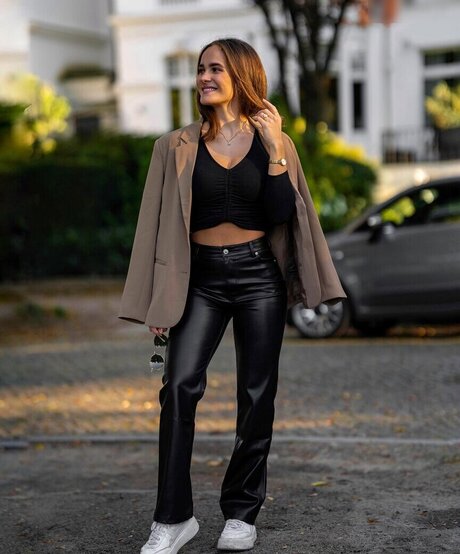 lara emilia OnlyFans Nacktfotos