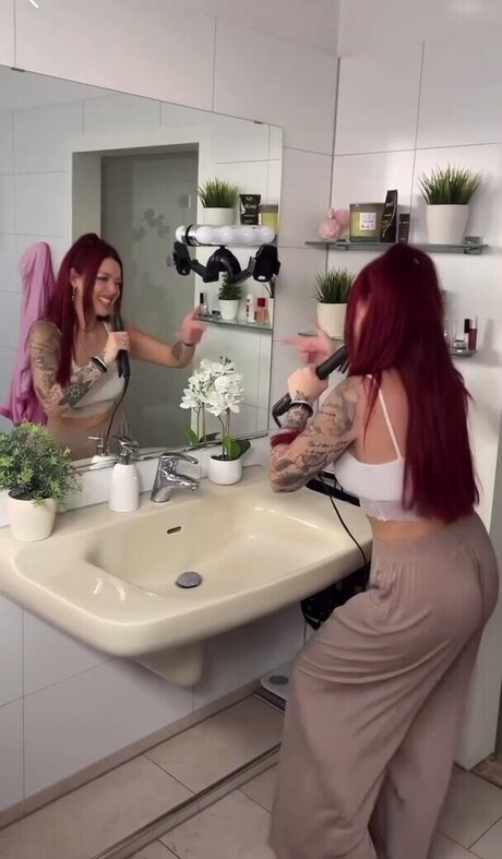 Aline Jost Diraimondo Nackt auf OnlyFans