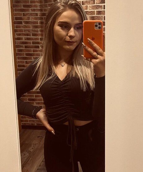 Wollnys Nacktpornos auf OnlyFans