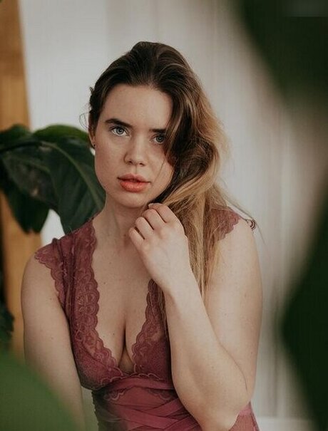 hollaura OnlyFans Pornografie