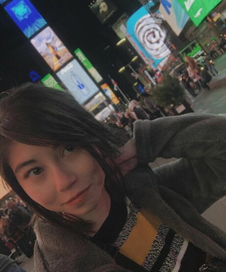 Path Wei_ OnlyFans Striptease