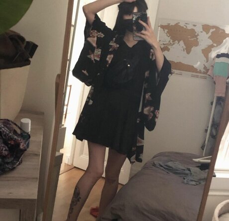 Path Wei_ NurlyFans-Pornos