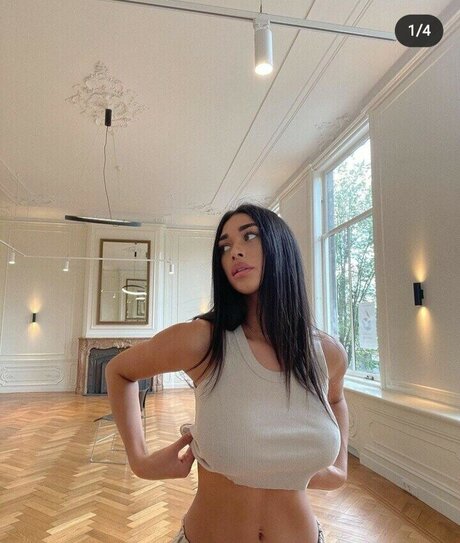 Shayna Senior OnlyFans Inhaltstyp