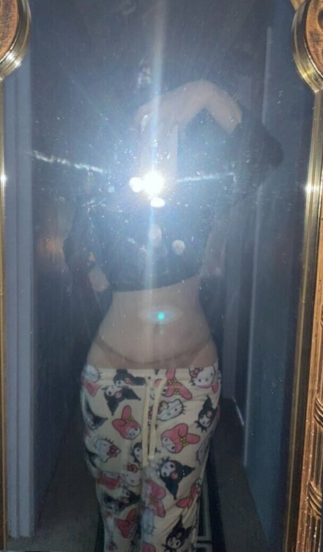 Lumineiia OnlyFans Brüste Bild