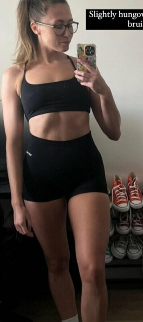 catraises OnlyFans schlank