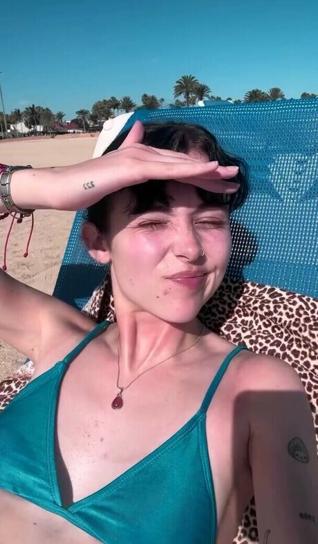 Holly Laing Neue geleakte OnlyFans-Inhalte