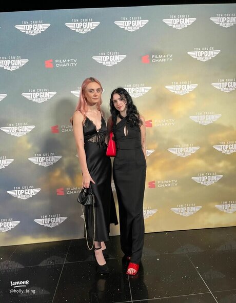 Holly Laing OnlyFans Leaj