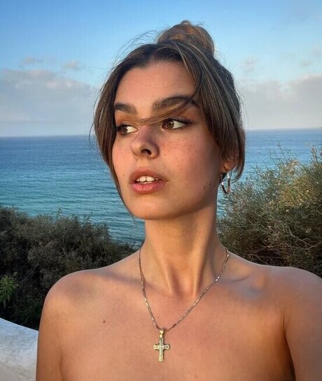 anna gazanis OnlyFans Star